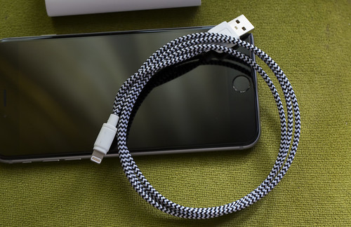 cheero Fabric braided USB cable with Lightning_01