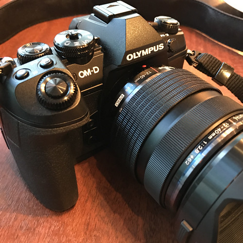 今頃キット「新登場」OM-D E-M１ Mark IIと12-40mm F2.8 PRO