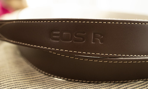 EOS R Leather Straps_03