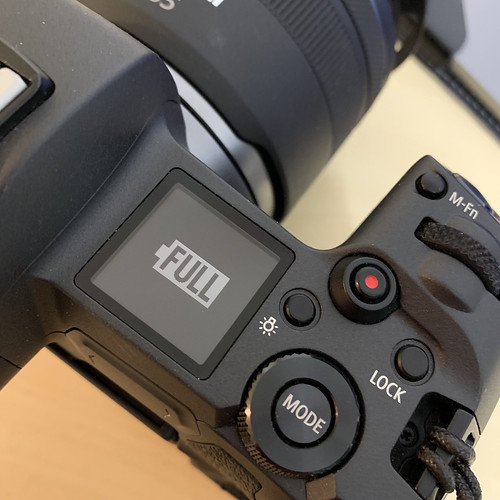 EOS R with USB-C Charge_03