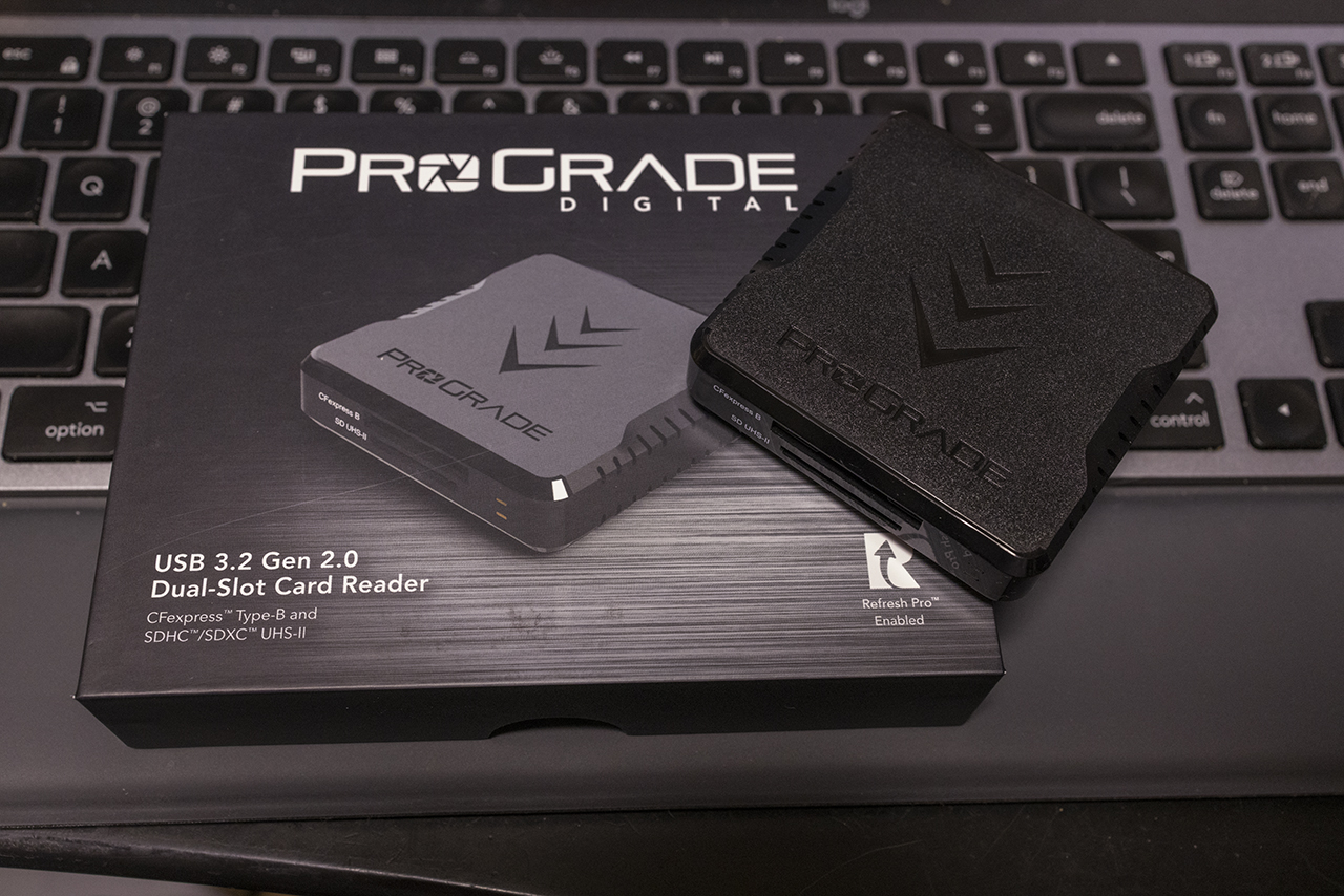 PROGRADE CFexpress ダブルスロットルカードリーダー