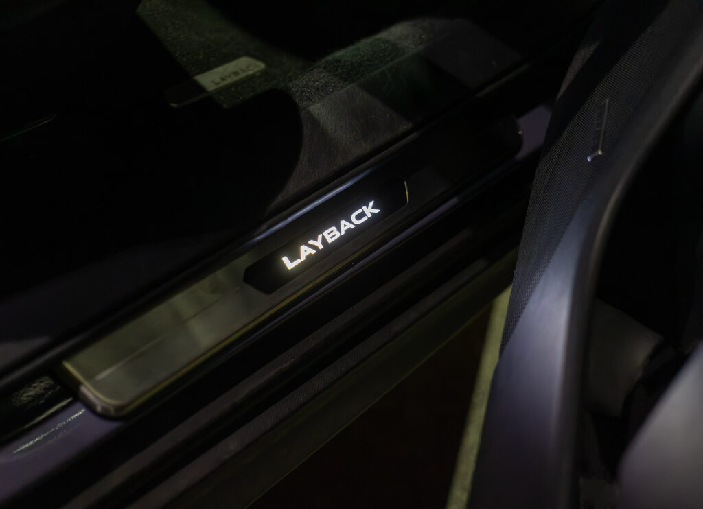 サイドシルプレートの電池交換：SUBARU レイバックの場合