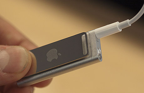 iPod Shuffle（第３世代）の底面 – mono-logue