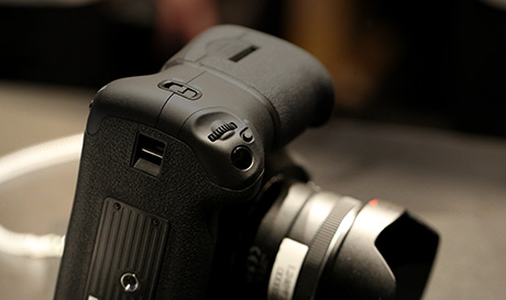 EOS 5D Mark IIIの縦位置グリップ BG-E11