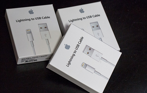 Lightning_cable_01